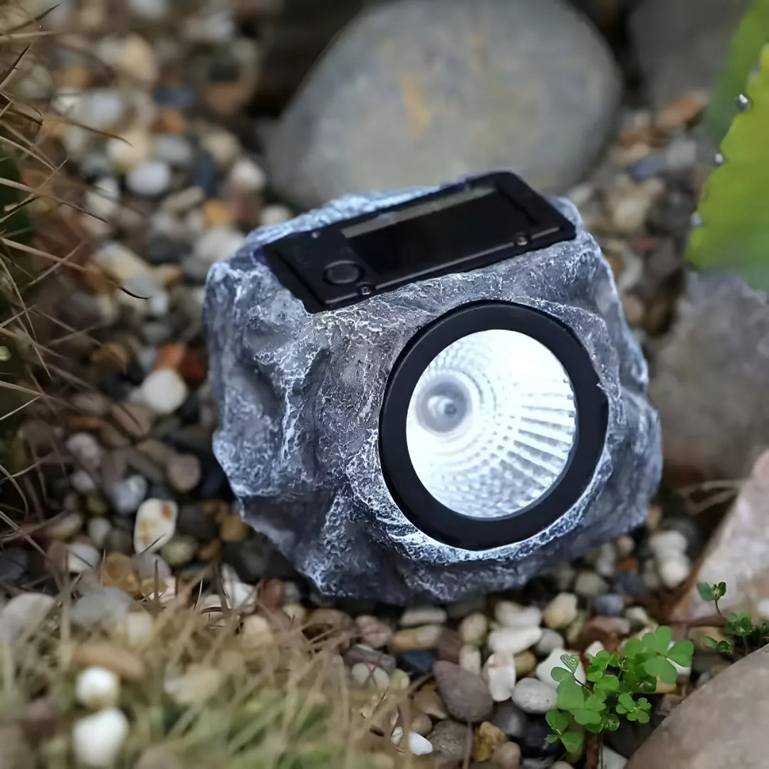 StoneGlow – Solar Rock Garden Light