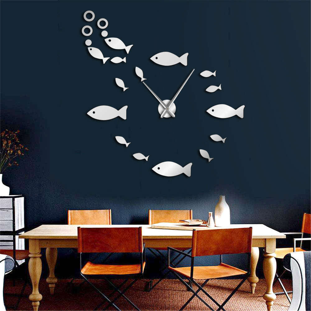 EchoClock - Sleek Mirror Wall Design