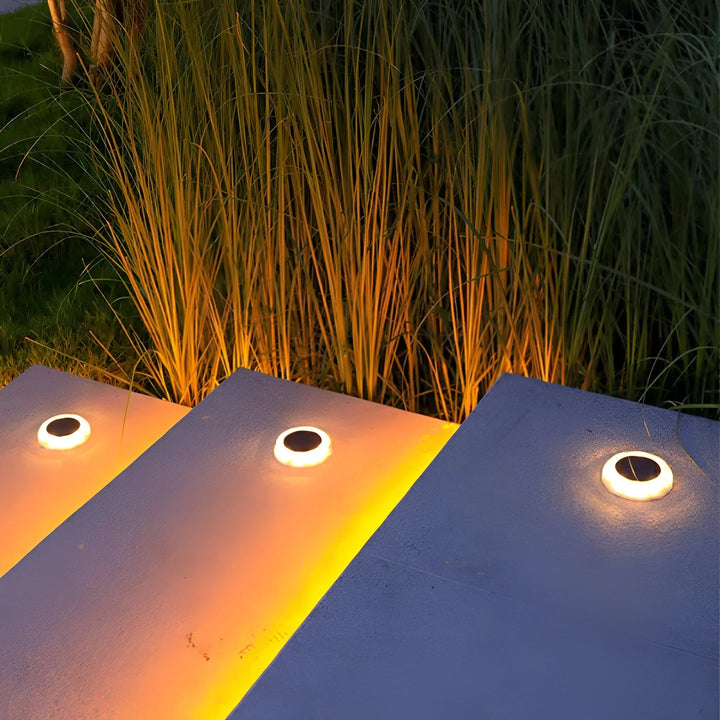 BrightLume – Solar Garden Light