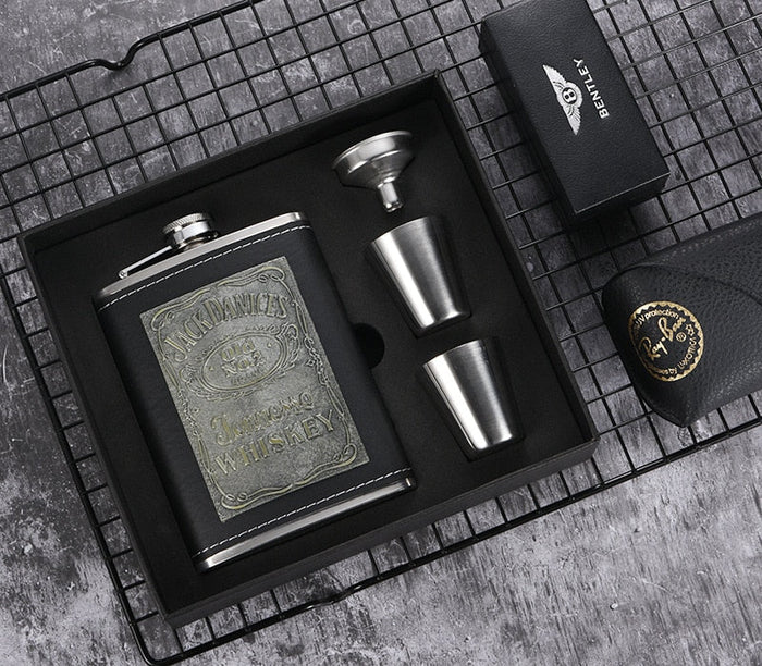 8oz Whisky Bottle made of Stainless Steel Alcohol Funnel Hip Flask Embroidered Golden Silk Fabric Packaging Gift Box Set
