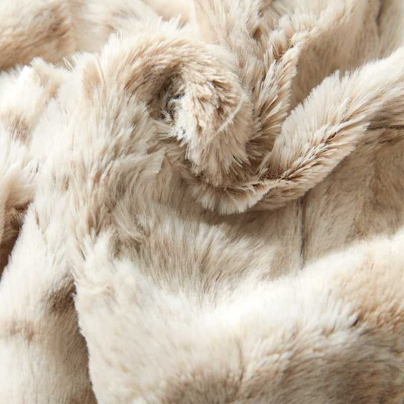 SOFT LEO PATTERN BLANKET