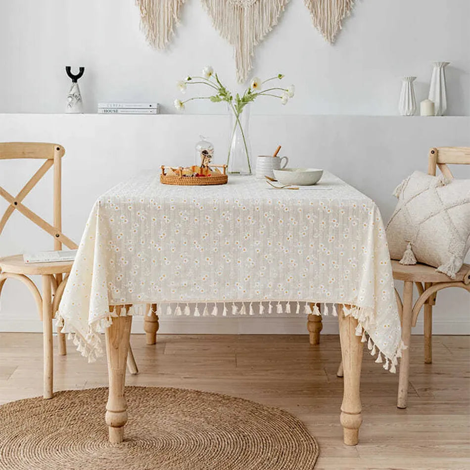 Victoria Daisy Tablecloth