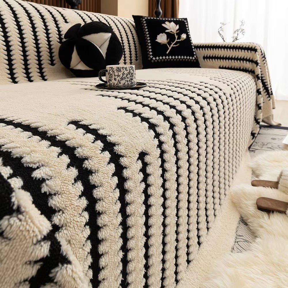 CouchGuard – Plush sofa cover with non-slip backing