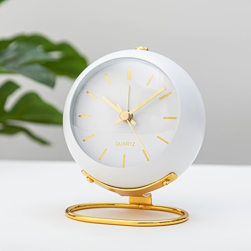 Buzzley Retro Silent Alarm Clock – Vintage Metal Analogue Clock with Night Light