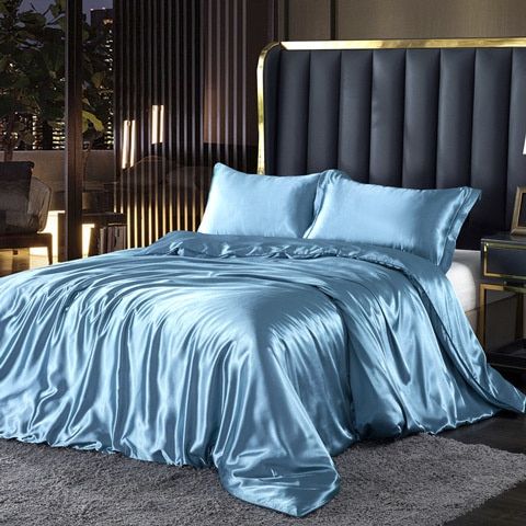 Sensual dreams in silk edition